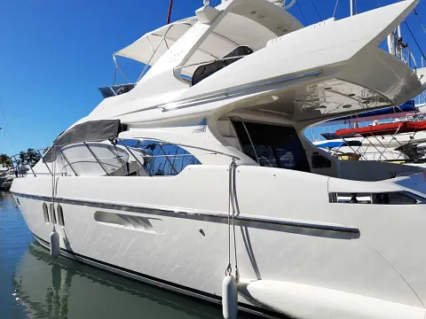 Azimut 55 — motor yacht available for private charter