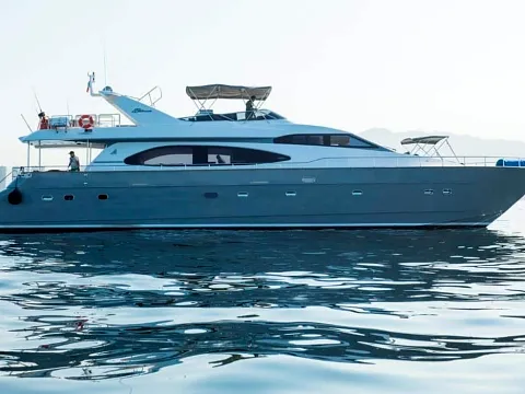 Azimut 85 (2017) — flybridge superyacht available for private charter