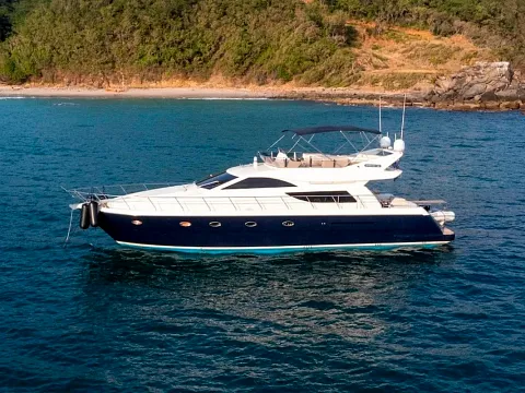 Custom 55 — italian motor yacht available for private charter