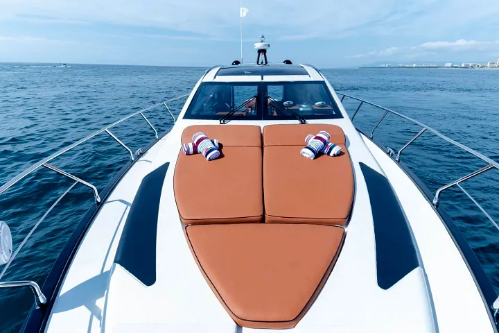 Bow sun pad of the Marquis 50