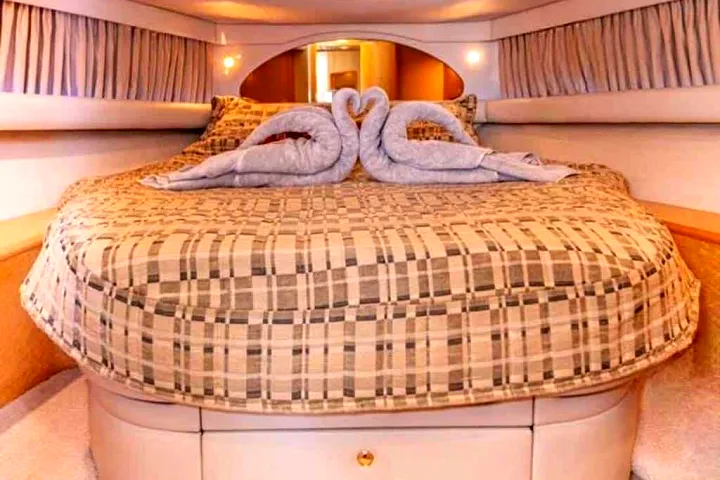 Stateroom aboard the Sea Ray 60