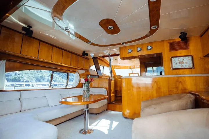 Salon aboard the VTech 65